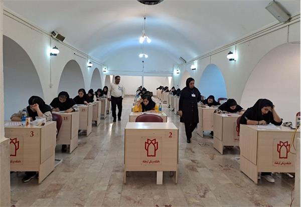 آزمون جامع علوم پایه پزشکی و پیش کارورزی در مورخ پنجشنبه 2 شهریور ماه در دانشکده پزشکی کرمانشاه برگزار گردید.
