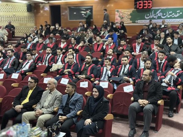 برگزاری جشن بزرگ دانش آموختگی دانشجویان دانشکده های پزشکی، داروسازی و دندانپزشکی با حضور اعضای هیات رئیسه، روئسای دانشکده ها و همچنین دانشجویان و والدین آن ها در آمفی تئاتر بیمارستان امام رضا (ع) در م