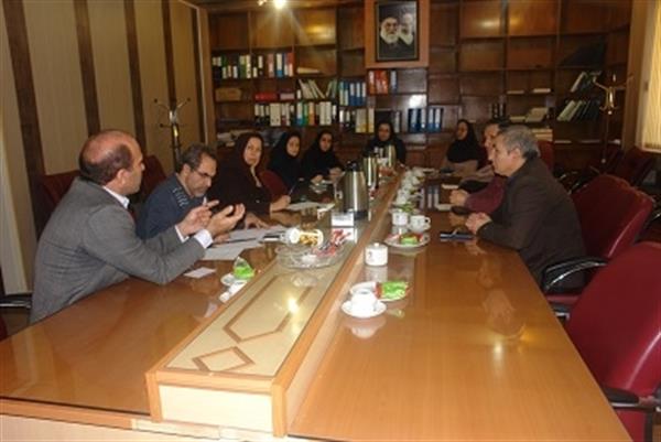 جلسه سومین کمیته برنامه ریزی درسی علوم پایه 7 بهمن ماه
