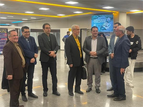 تیم ارزیاب منتخب وزارت بهداشت، درمان و آموزش پزشکی با هدف اجرای برنامه‌ی اعتباربخشی رشته‌ی پزشکی عمومی، ساعاتی پیش وارد فرودگاه کرمانشاه شد و با استقبال گرم دکتر علی پورمتعبد، رئیس دانشکده پزشکی، و هی