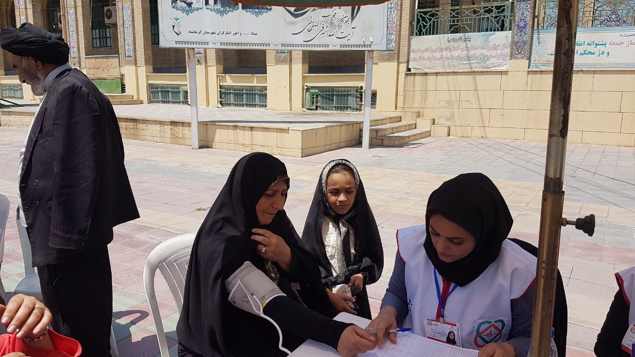 انجام سنجش فشار خون در مساجد اصلی کرمانشاه 5