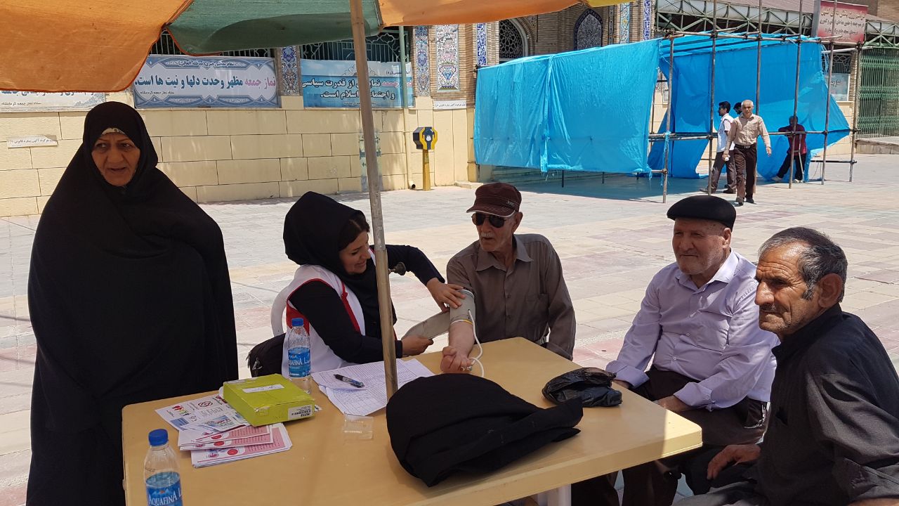 انجام سنجش فشار خون در مساجد اصلی کرمانشاه 11