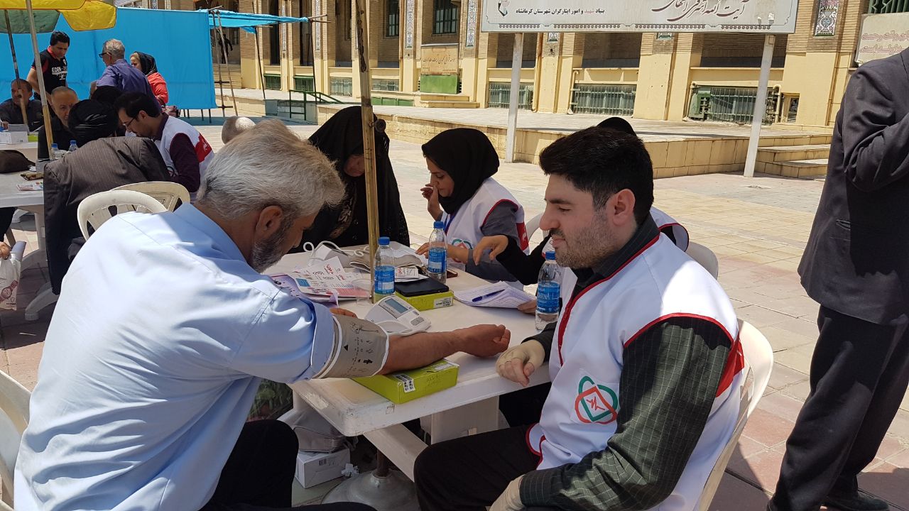 انجام سنجش فشار خون در مساجد اصلی کرمانشاه 12