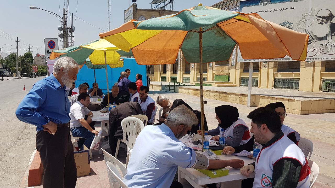 انجام سنجش فشار خون در مساجد اصلی کرمانشاه 13