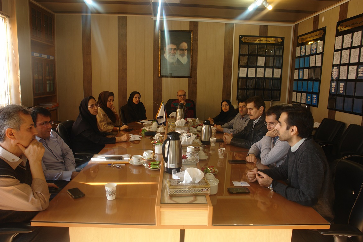 شورای آموزشی.jpg