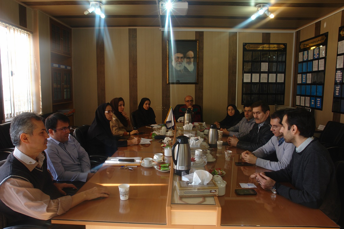 شورای آموزشی۲.jpg