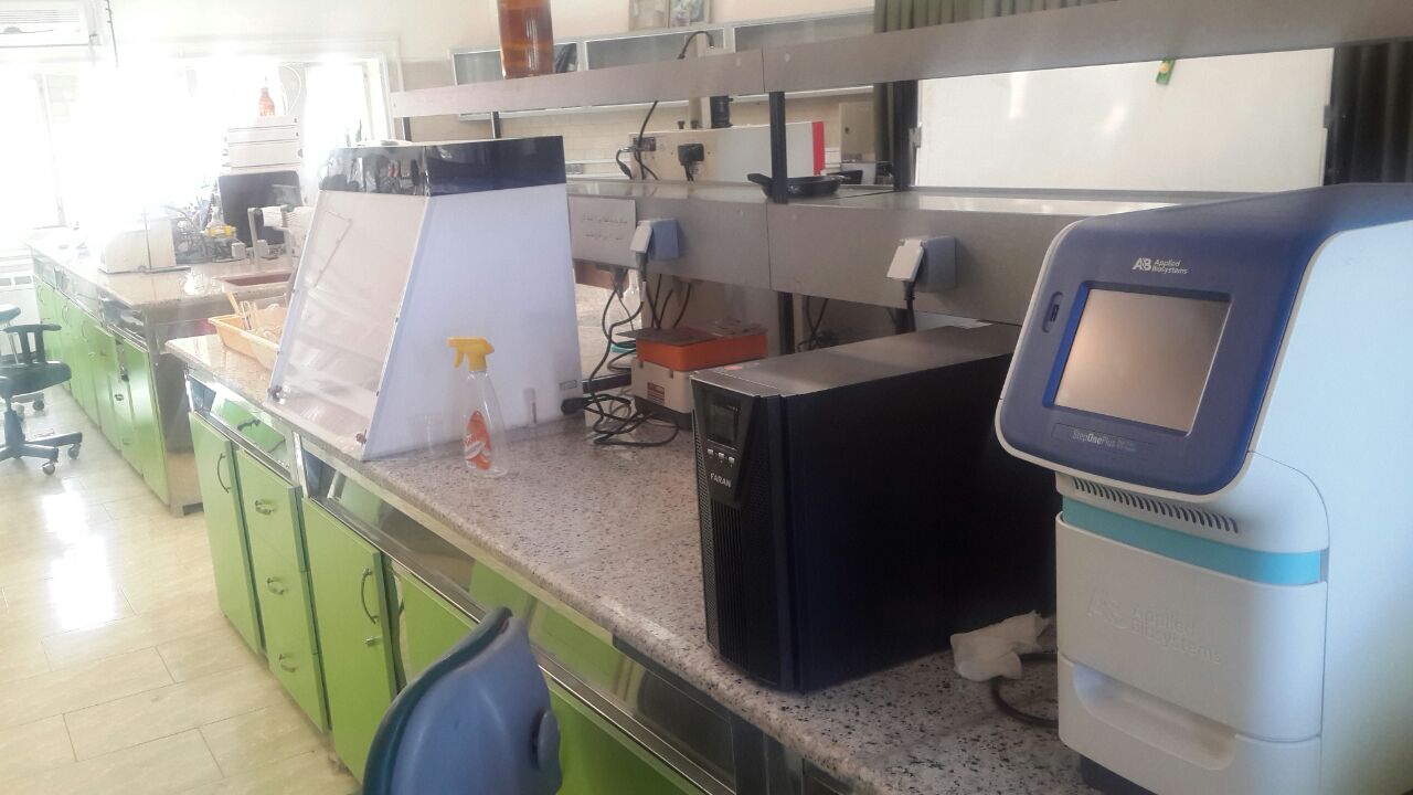 آزمایشگاهها و تجهیزات بیوشیمی