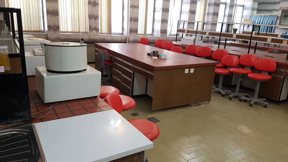 آزمایشگاهها و تجهیزات بیوشیمی