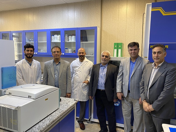 بازدید رییس محترم دانشکده پزشکی، جناب آقای دکتر پورنظری به همراه معاون اداری مالی دانشکده، جناب آقای دکتر سلطانی از گروه و آزمایشگاه بیوتکنولوژی پزشکی در خرداد ماه سال1401